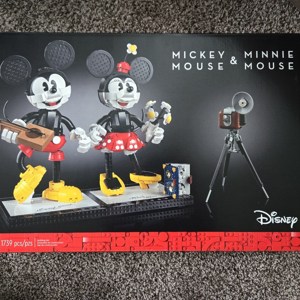 [RETIRED] LEGO MICKEY AND MINNIE MOUSE #43179 (2020)
